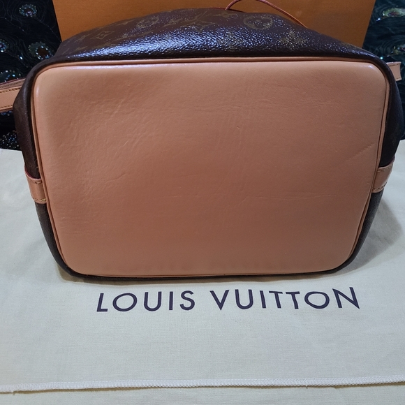 Louis Vuitton Petite Noe Bag - Picture 12 of 16